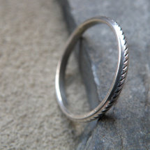 Stříbrný snubní prstýnek