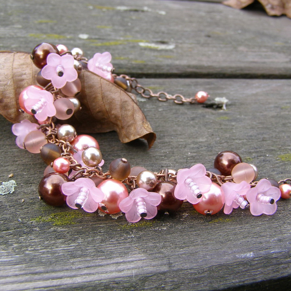 Hnědo-růžový náramek  