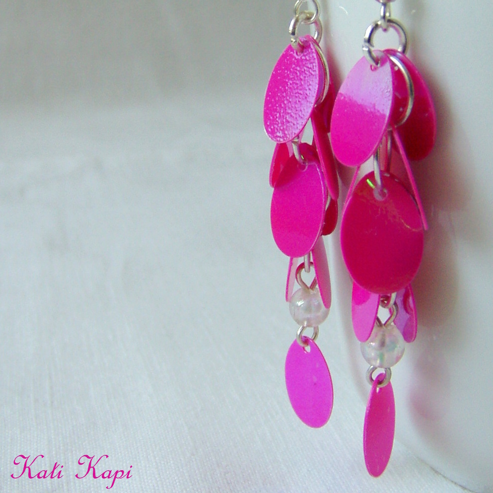 Jsme fuchsiové, ale házíme odlesky do ...