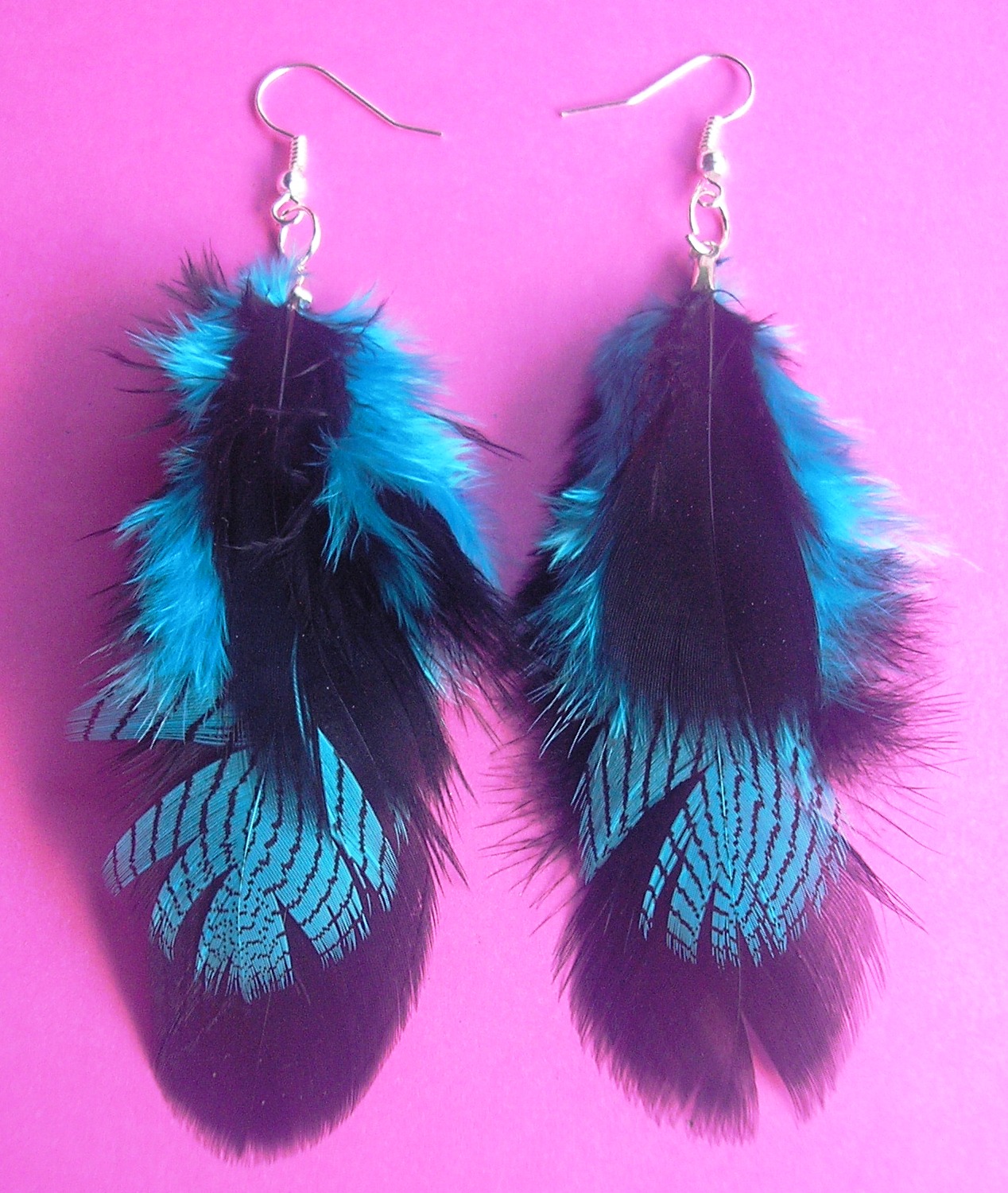 Černotyrkysové peříčkové