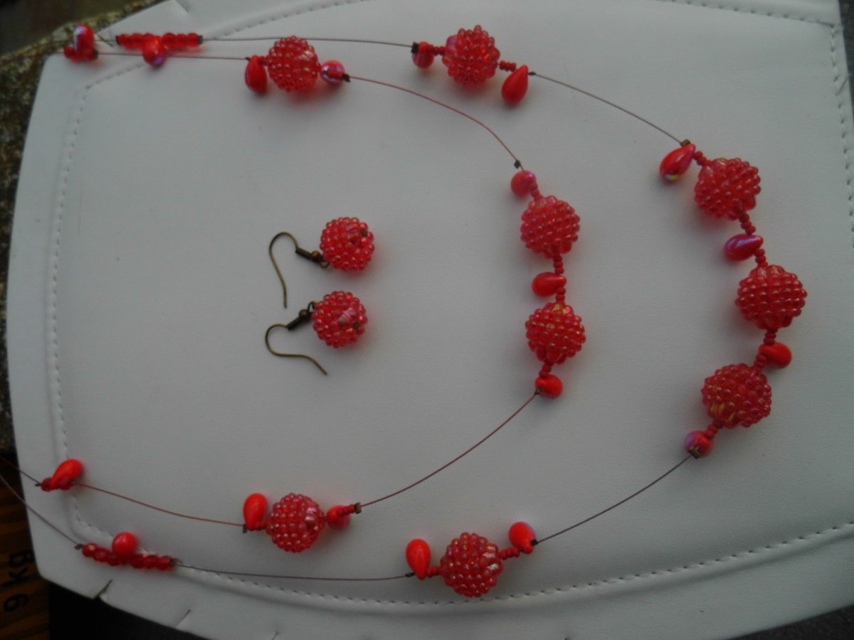 Souprava .....Jahodová....