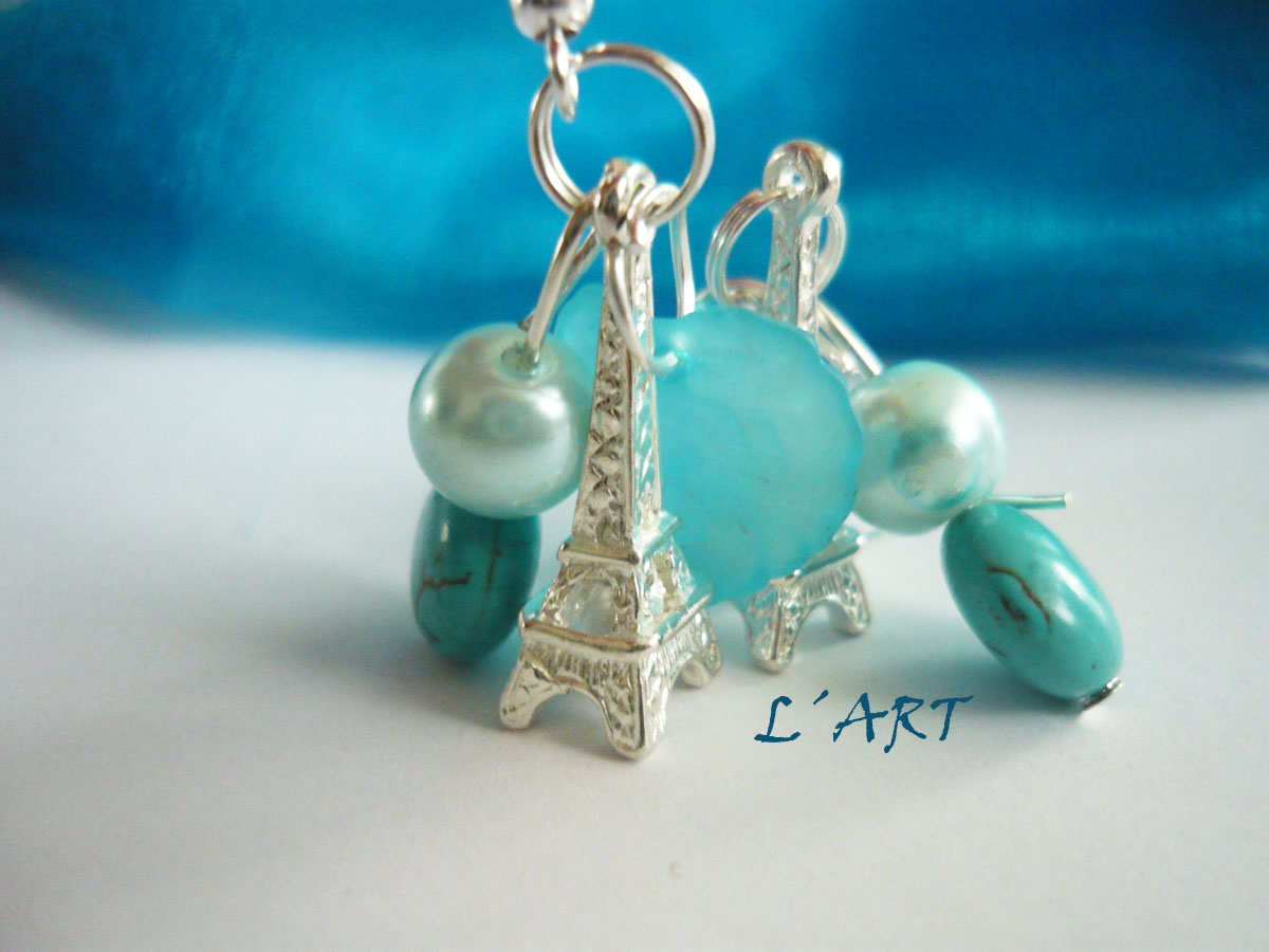 Nebe pod Eiffellovkou 