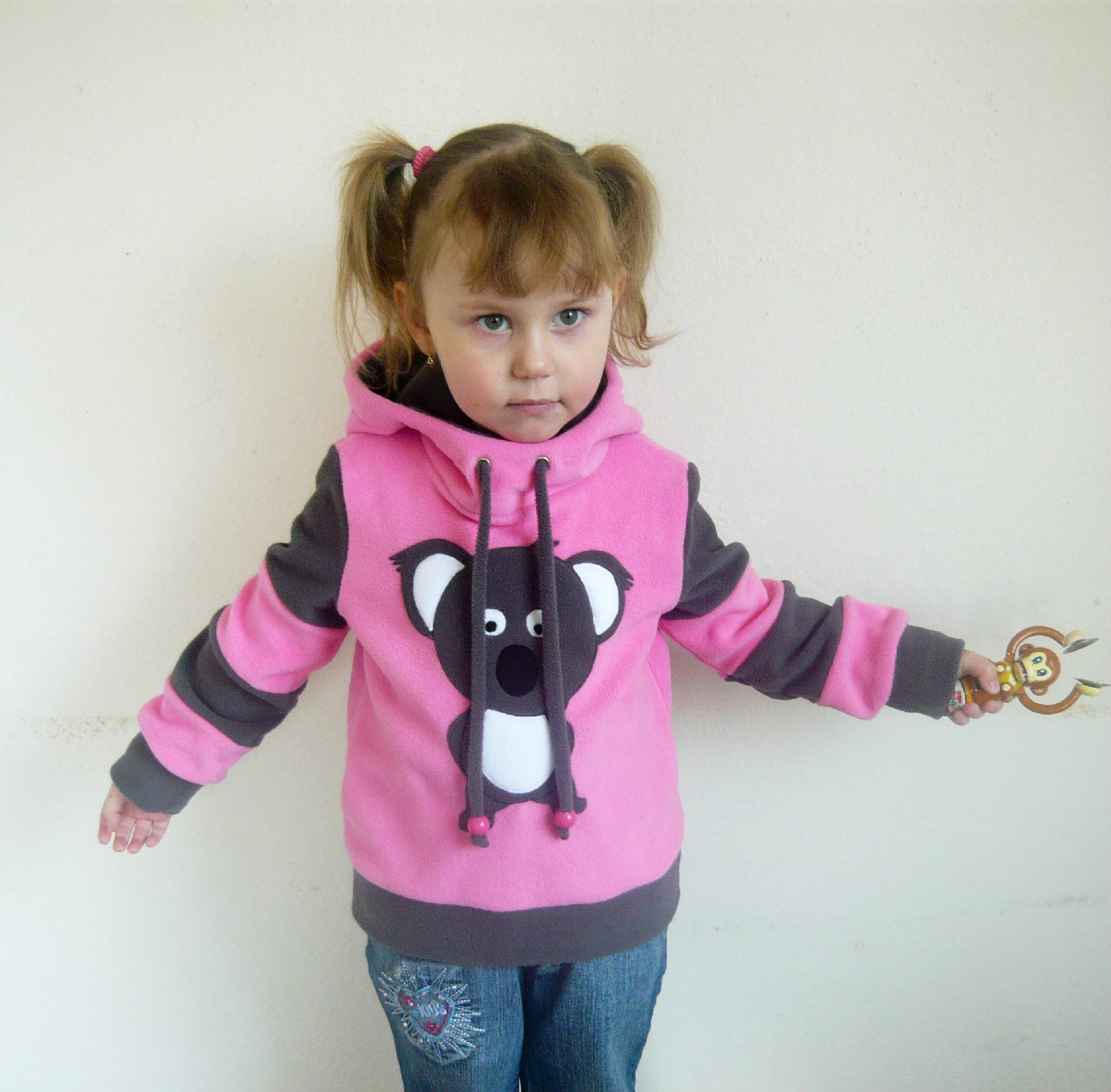 Mikinka s koalou :-)