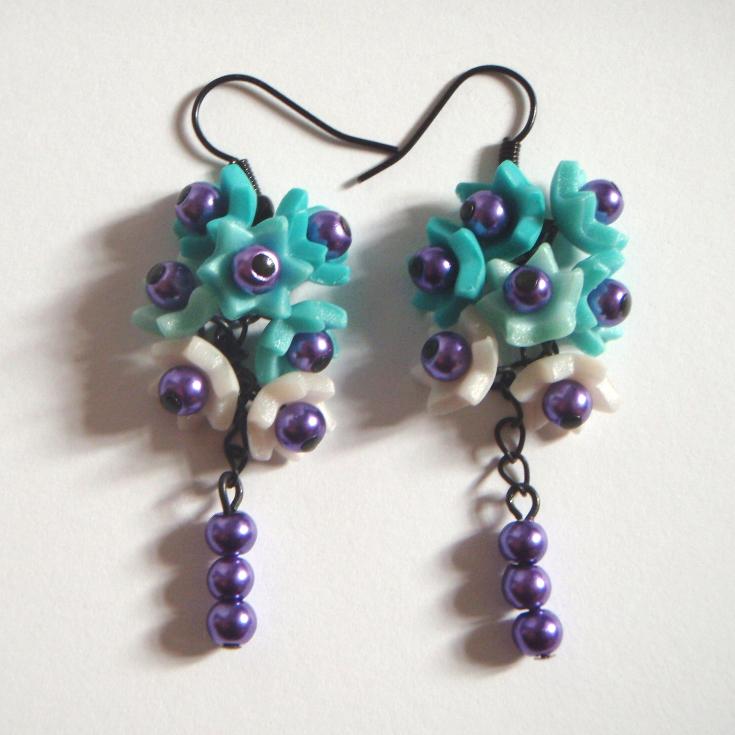 Tyrkysové s fialovými perličkami