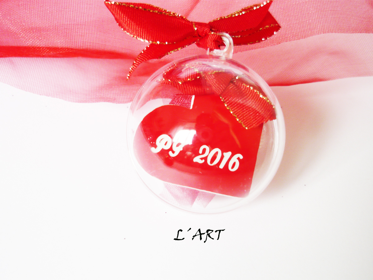 Červená Vánoční kulička se srdíčkem 