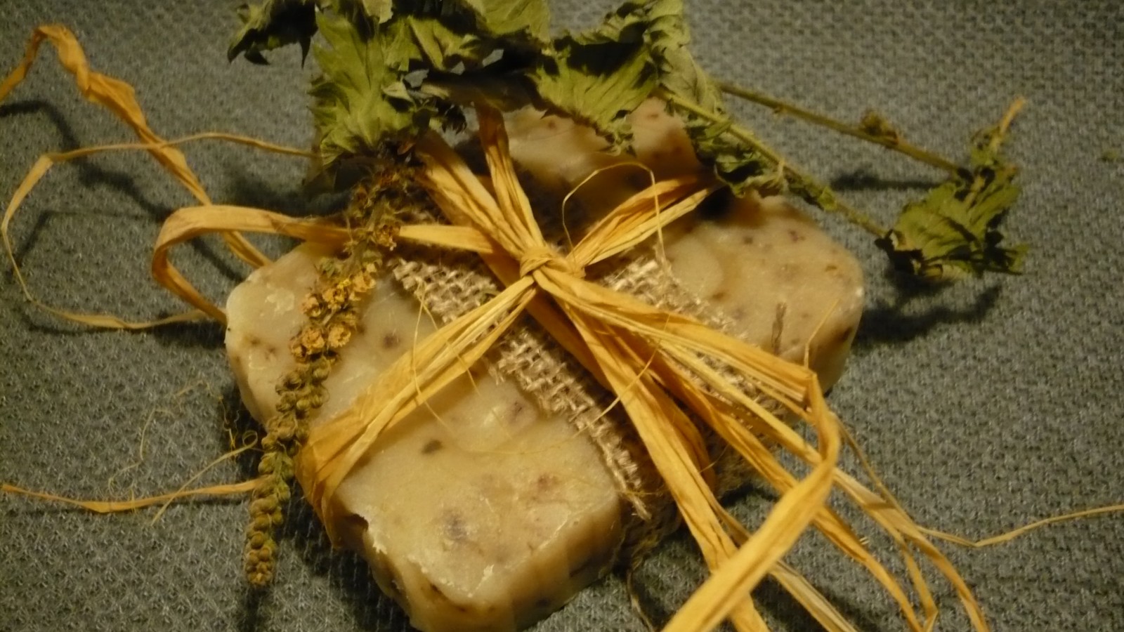 Přírodní mýdlo řepík, med a Janův olej 100g 