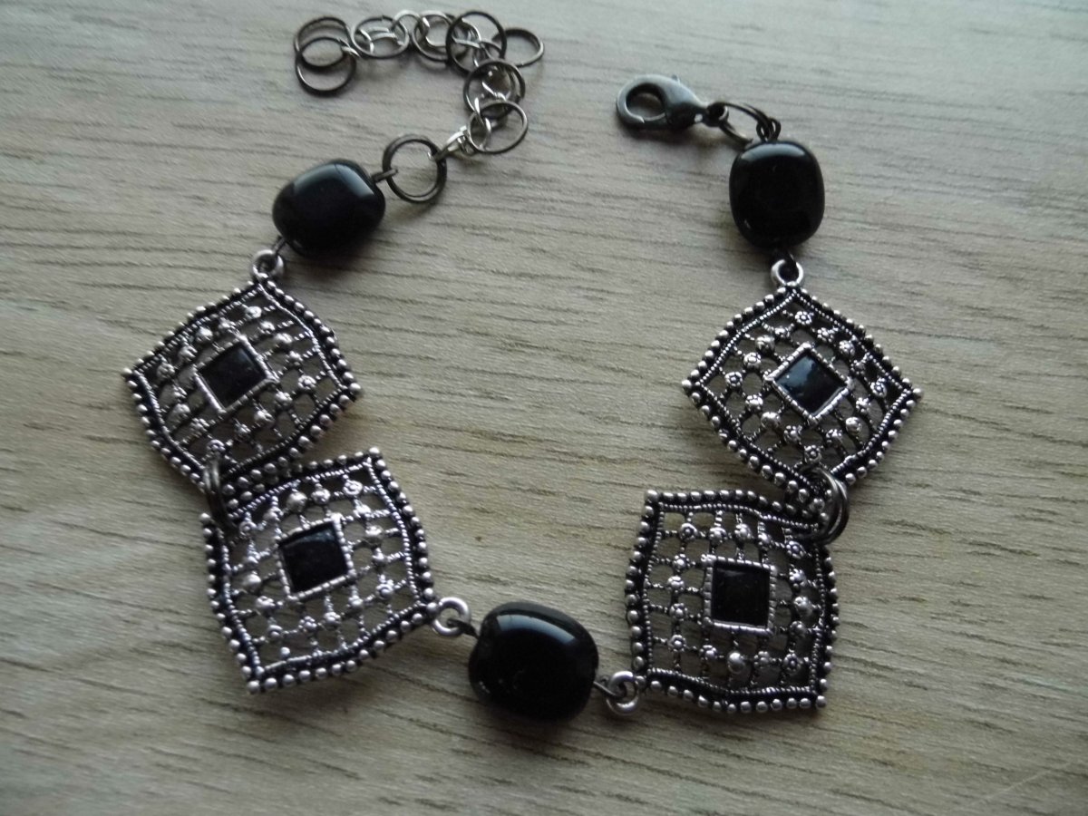 náramek z komponnetů