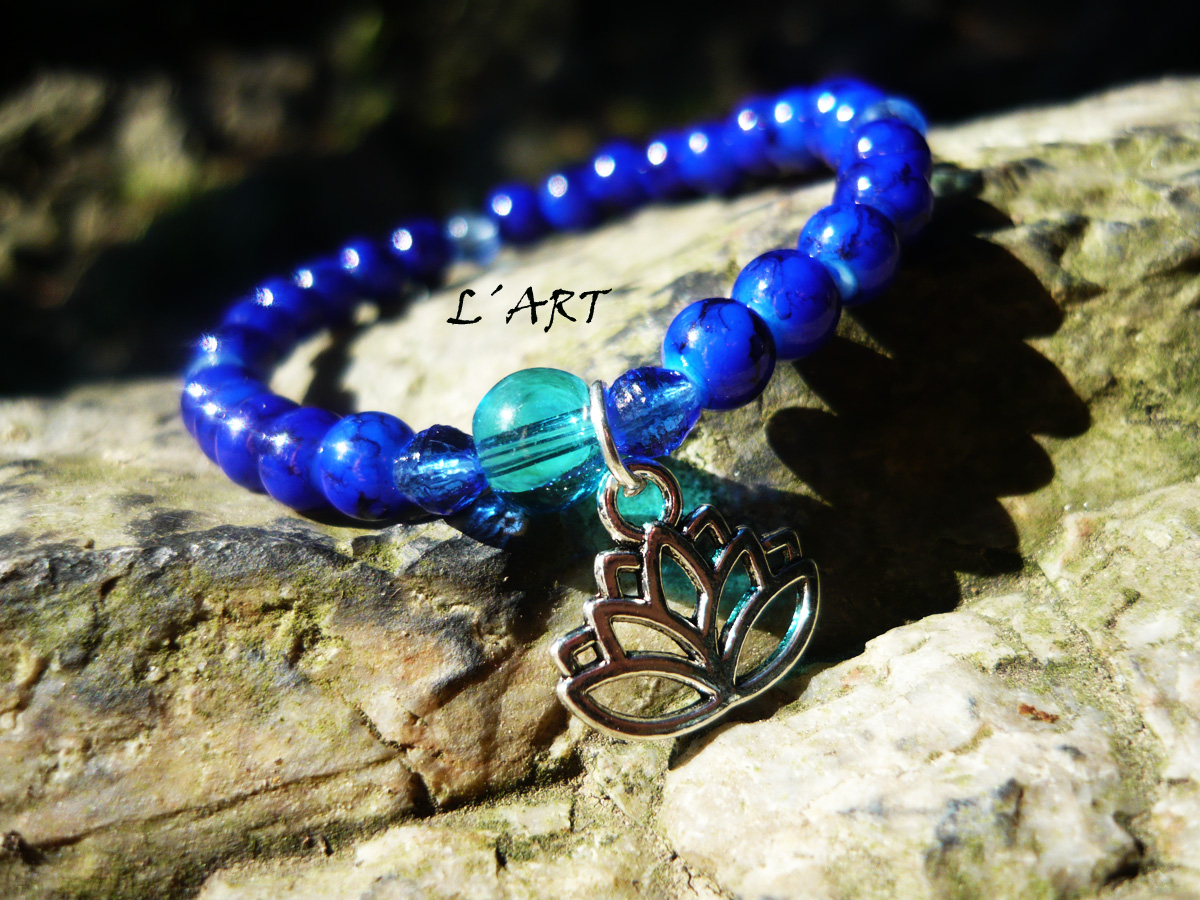 Tmavě modrý náramek Japa Mála