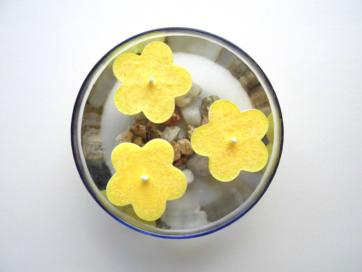 Plovoucí svíčky - kytičky (žlutá)