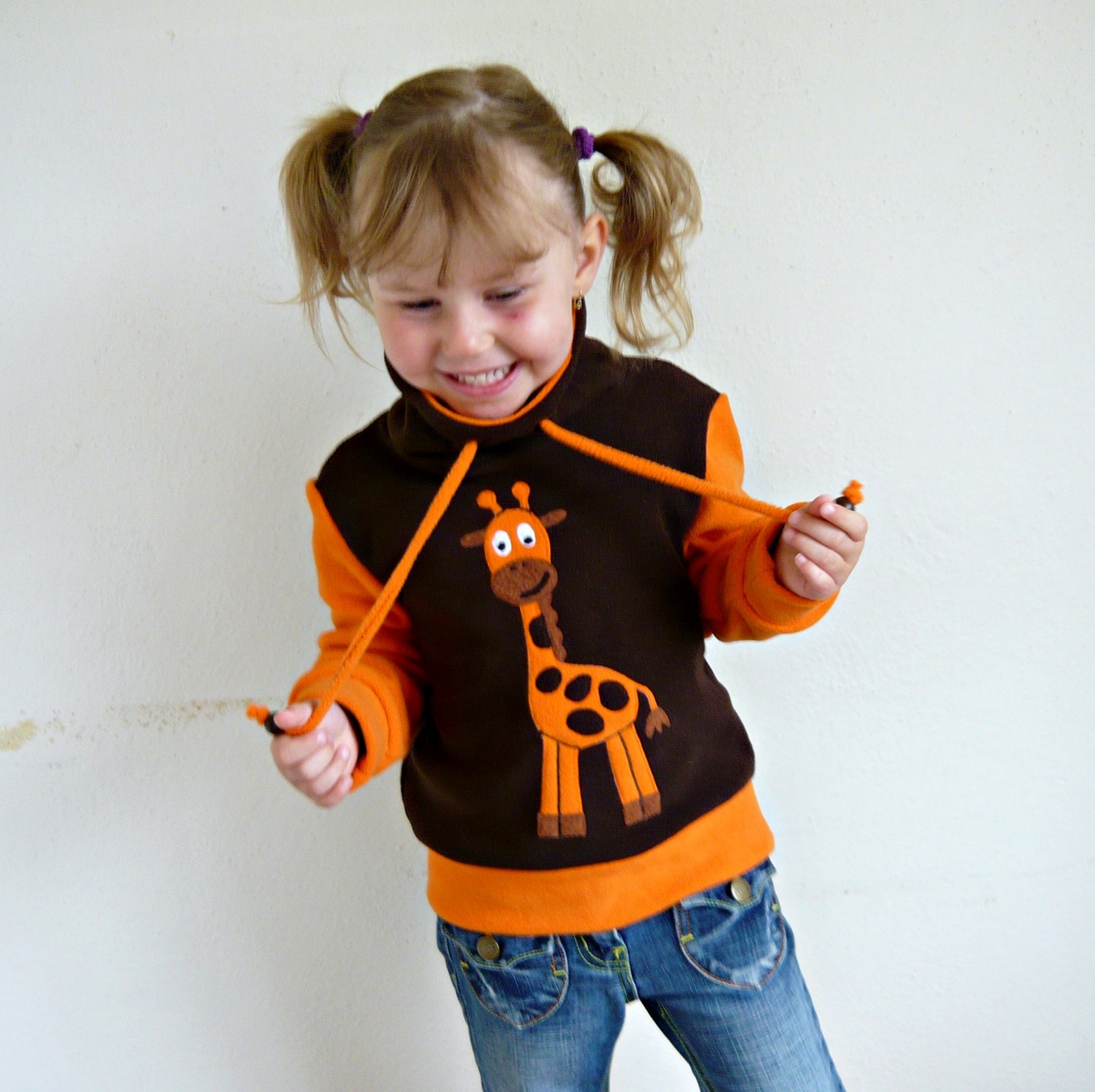 Mikinka se žirafkou :-)