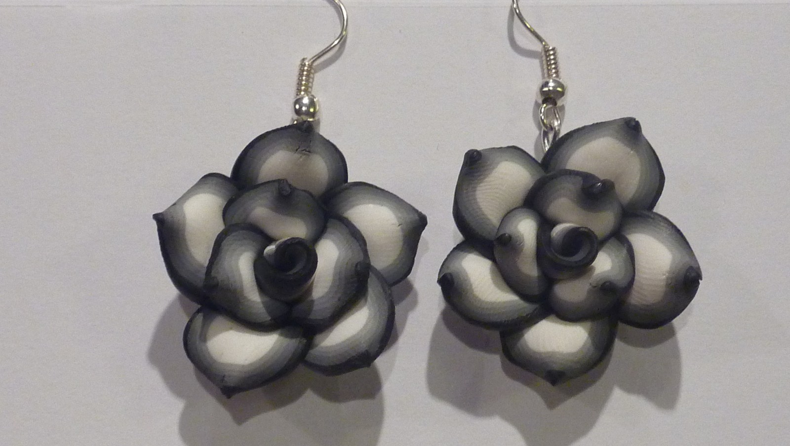 Černo-bílé kytičky