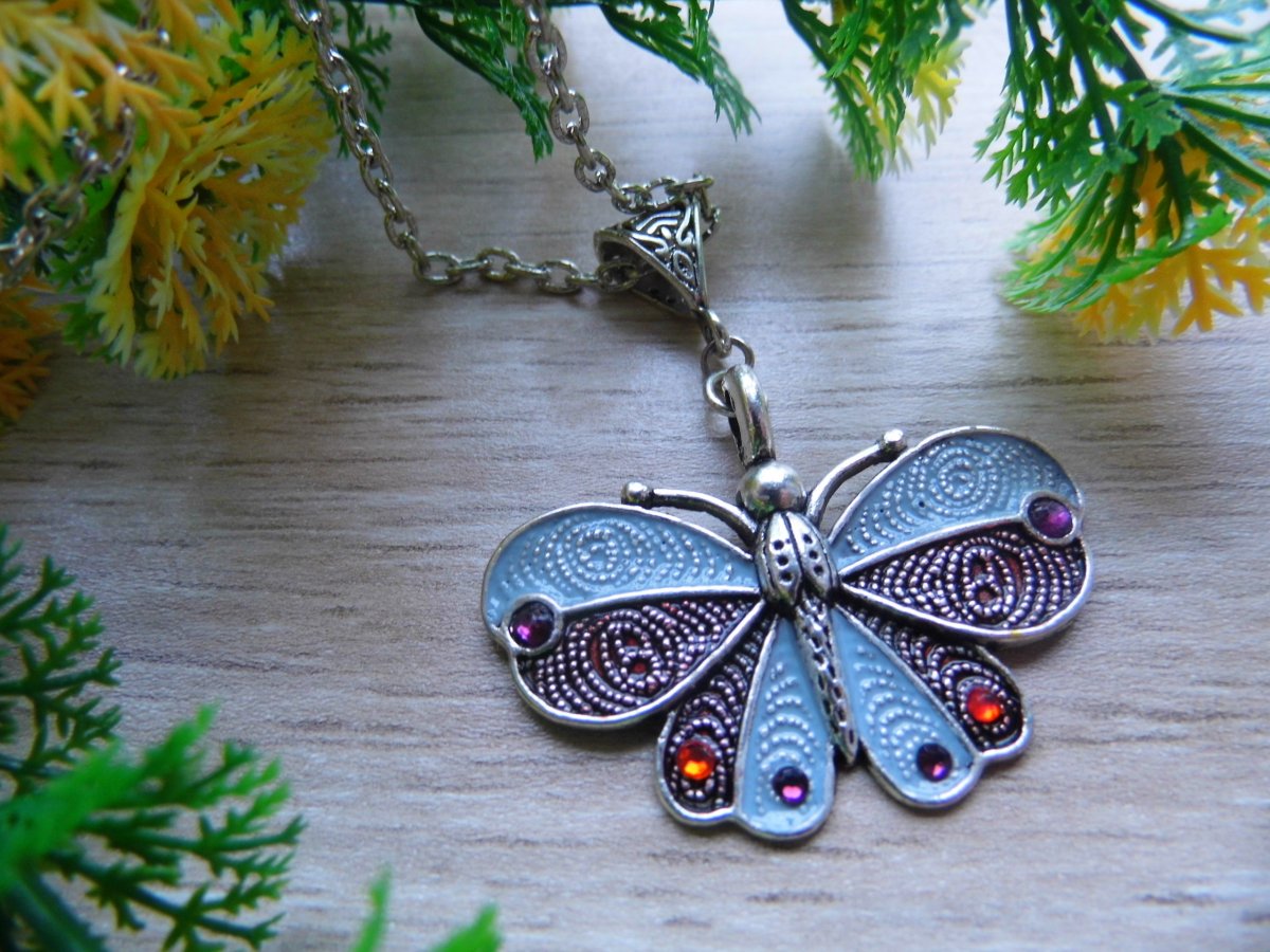 Náhrdelník - motýlek