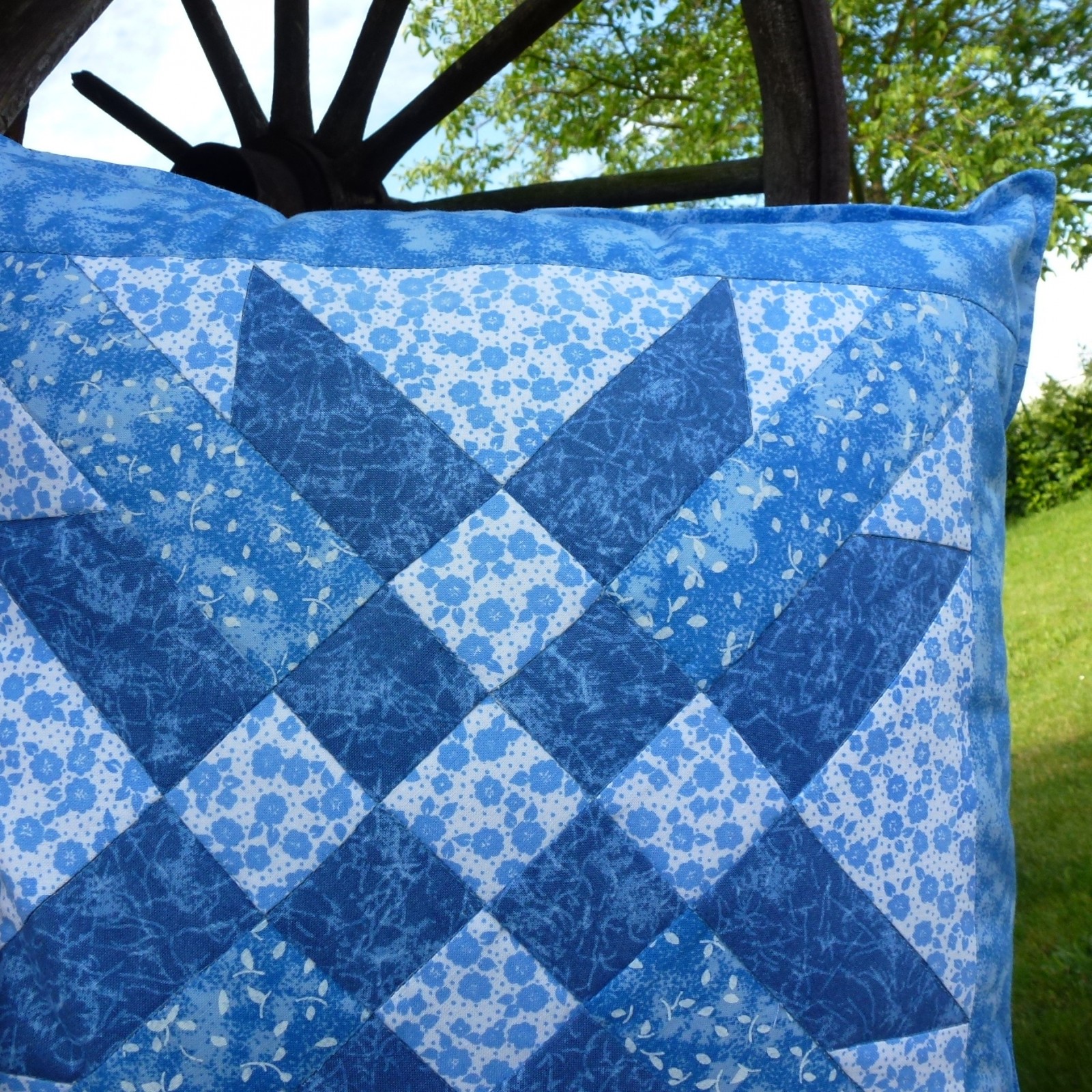 Polštář - vzor Mexická hvězda.