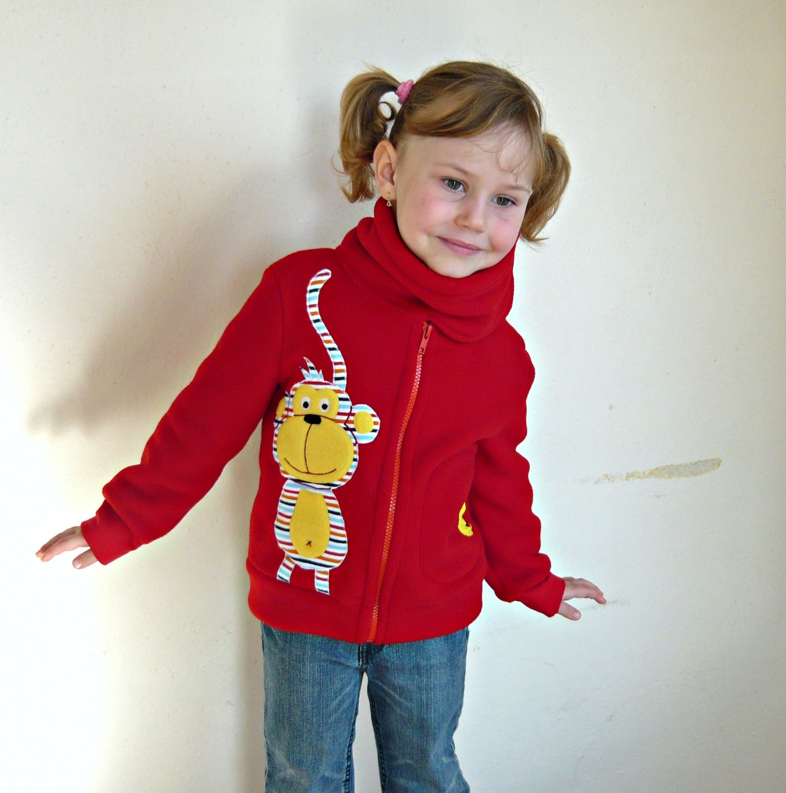 Extra hřejivá mikinka s opičkou.. 