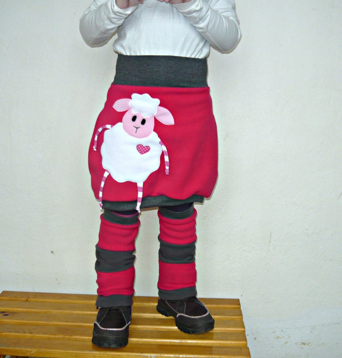 Sukýnka + návleky s ovečkou