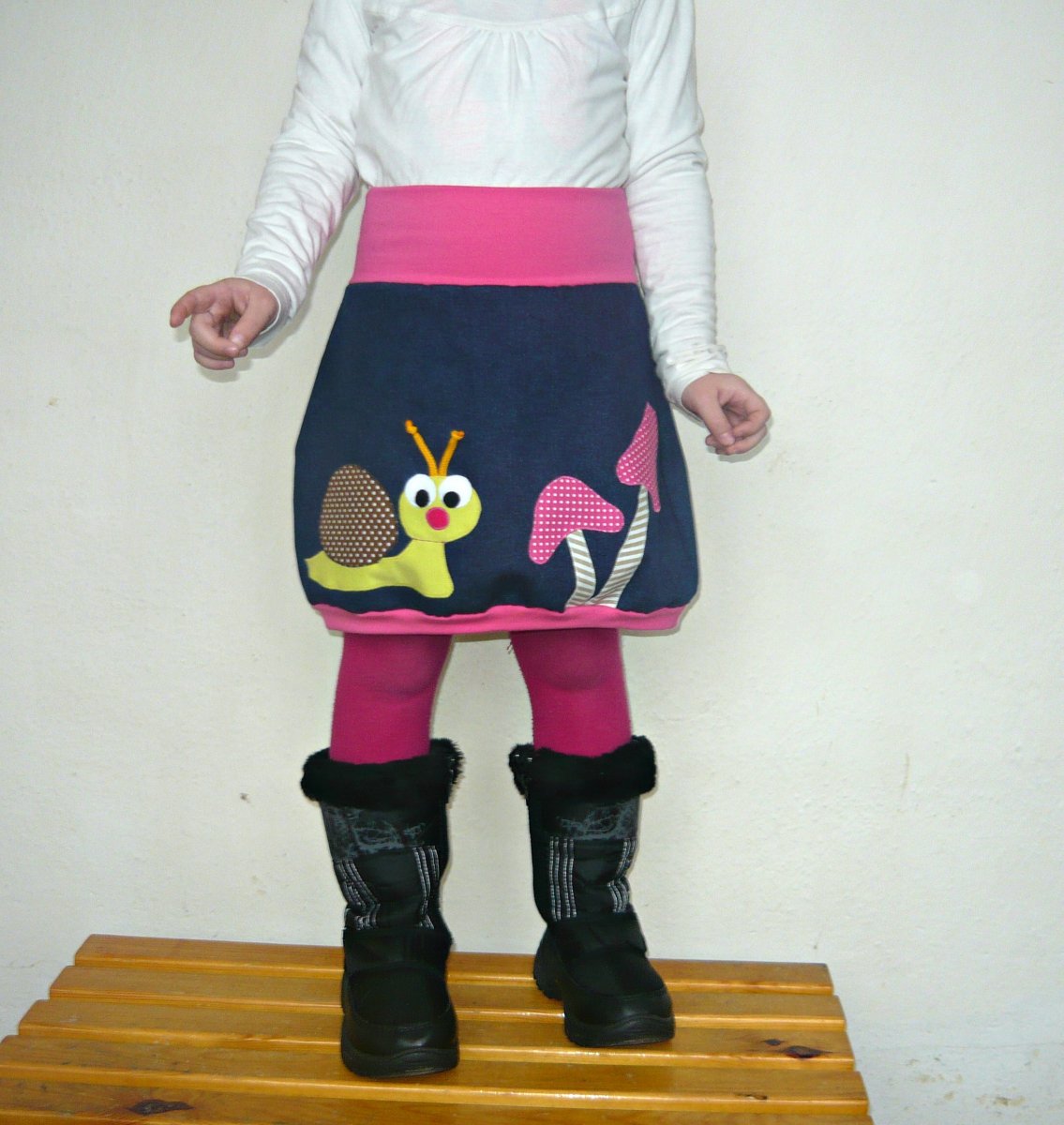 Riflová sukýnka se šnekem a houbičkama