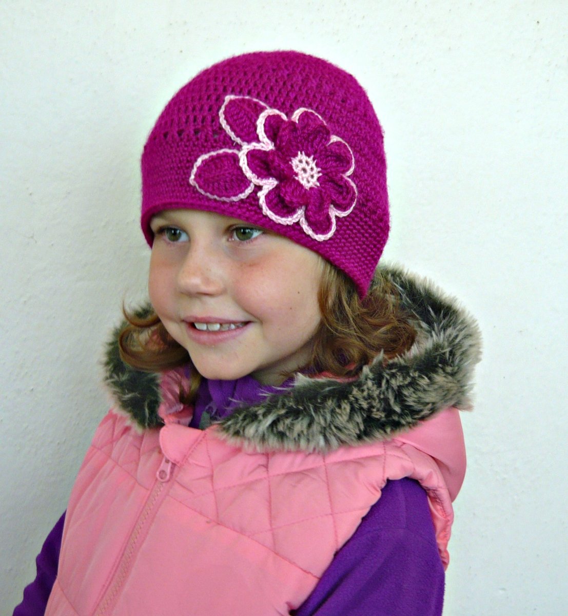 Háčkovaná čepička růžovofialová