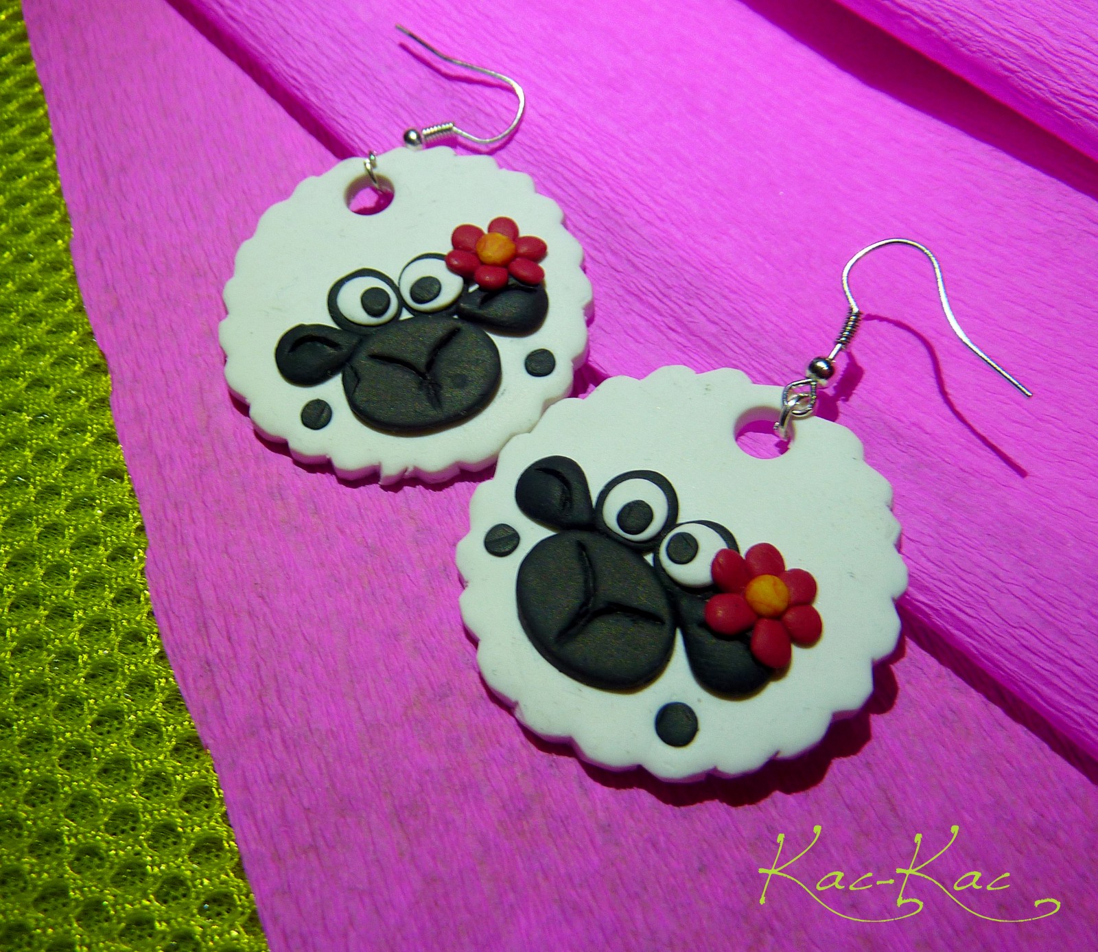 Roztomilé Ovečky s květinkou - bílé - fimo náušnice