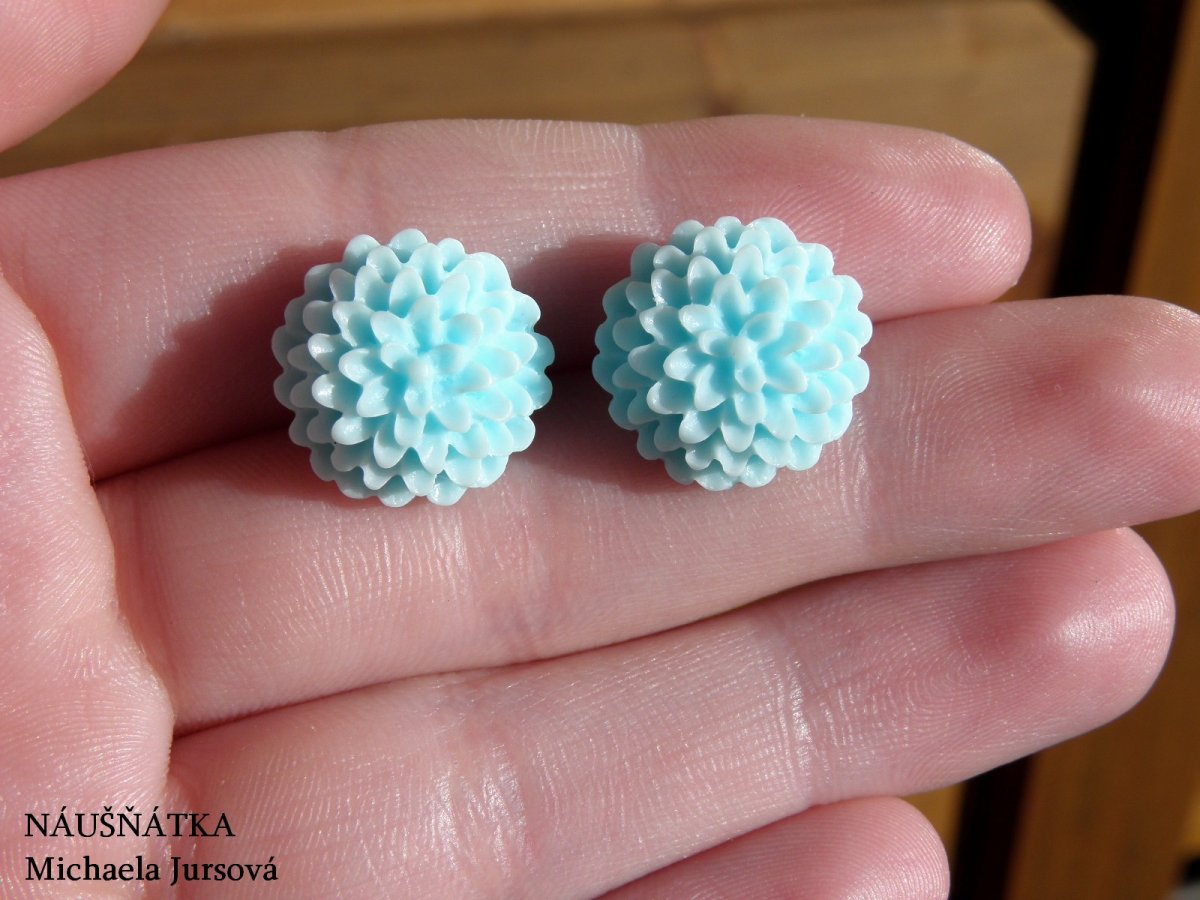 puzetky - přímo do ucha