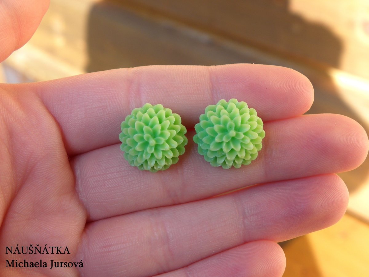 puzetky - přímo do ucha