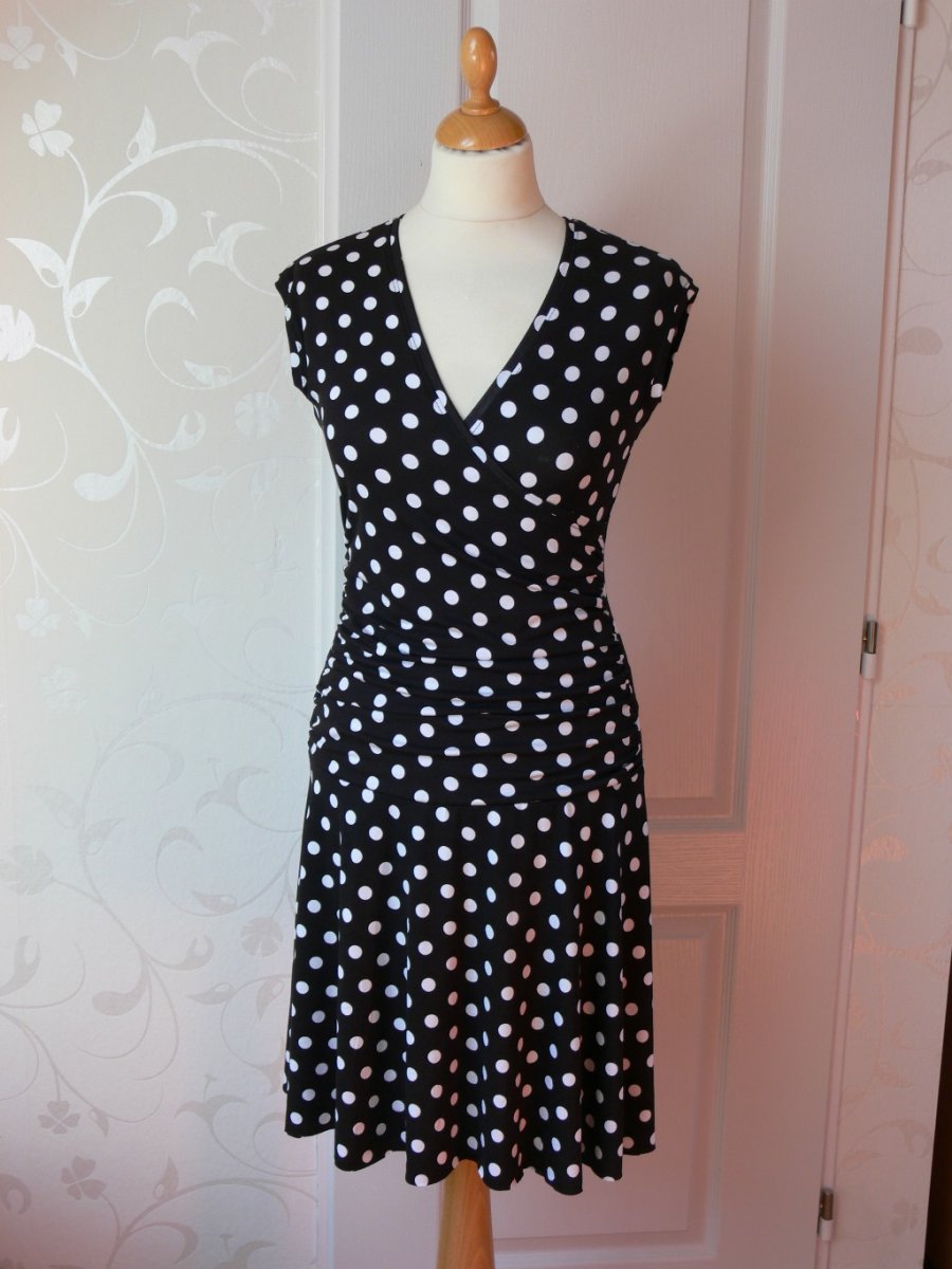 Šaty s puntíkem (ve více barvách)