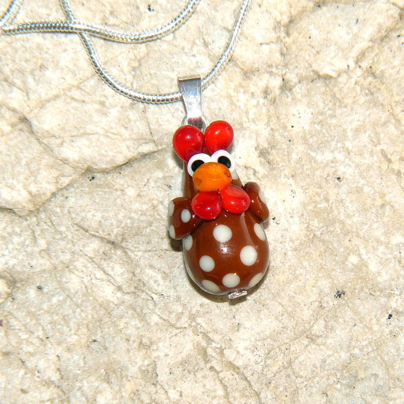 Náhrdelník - slepice hnědá