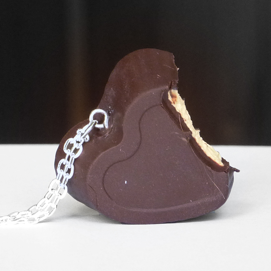 Pralinka- nakousnuté srdce