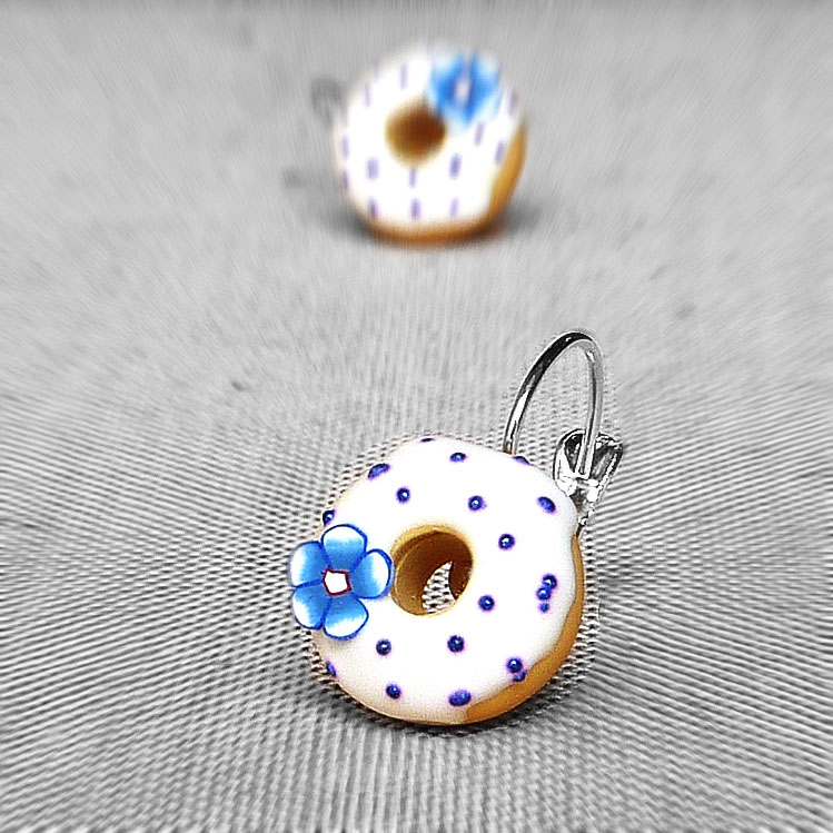 Donuty s kytičkami zavírací háček