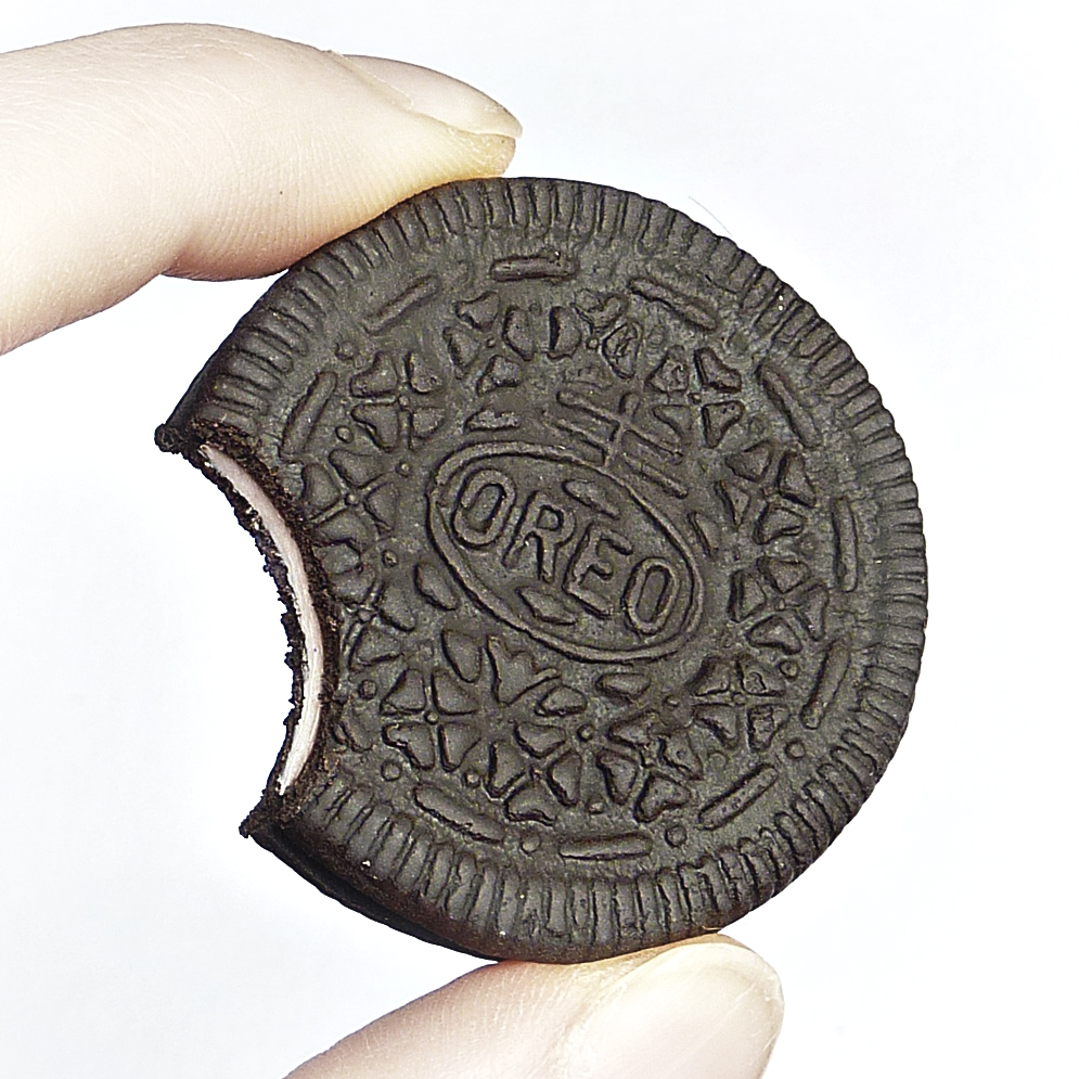 Oreo magnet