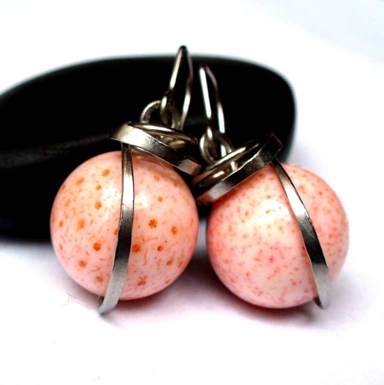 NÁUŠNICE Z lososové zátoky 