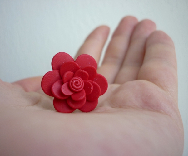 Fimo prsten - červená květina