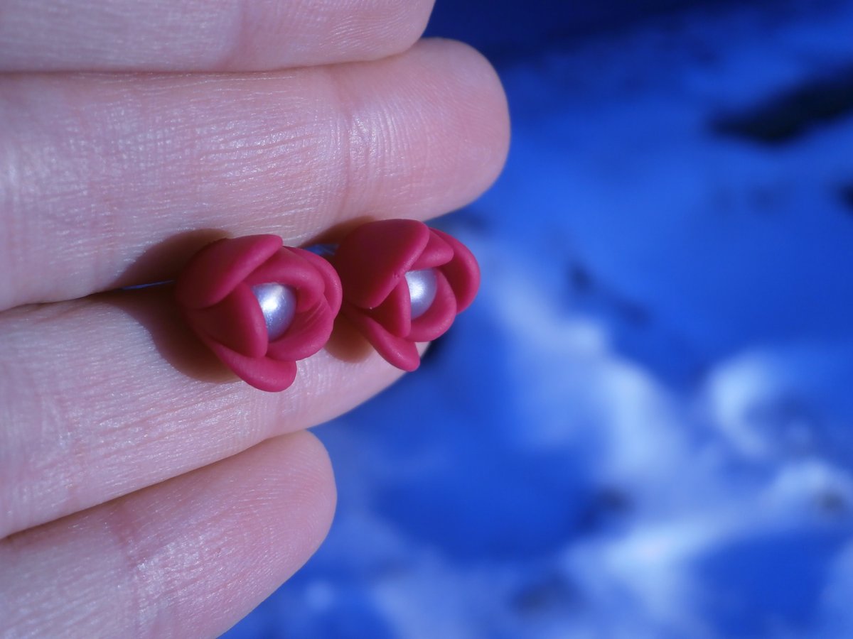 Náušnice poupátka sytě růžová