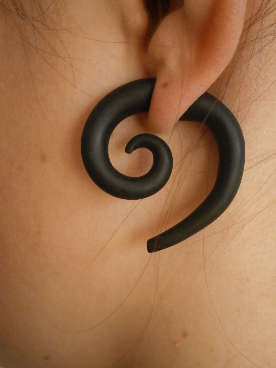 Černý falešný roztahovák 1 ks