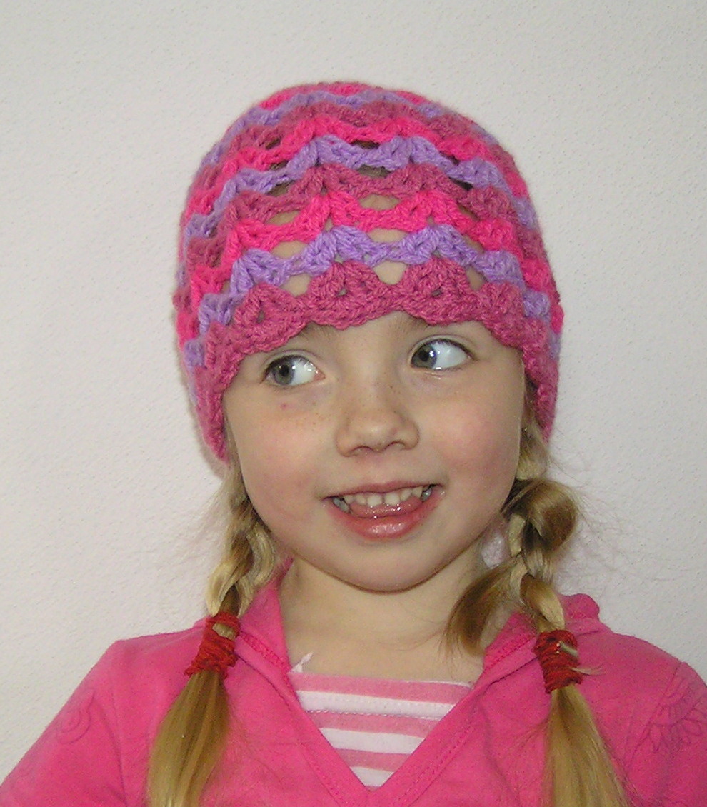 Háčkovaná čepička SKLADEM