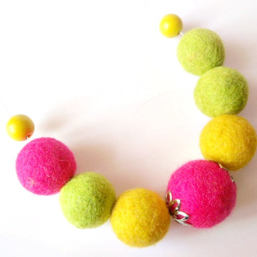 Plstěný náhrdelník