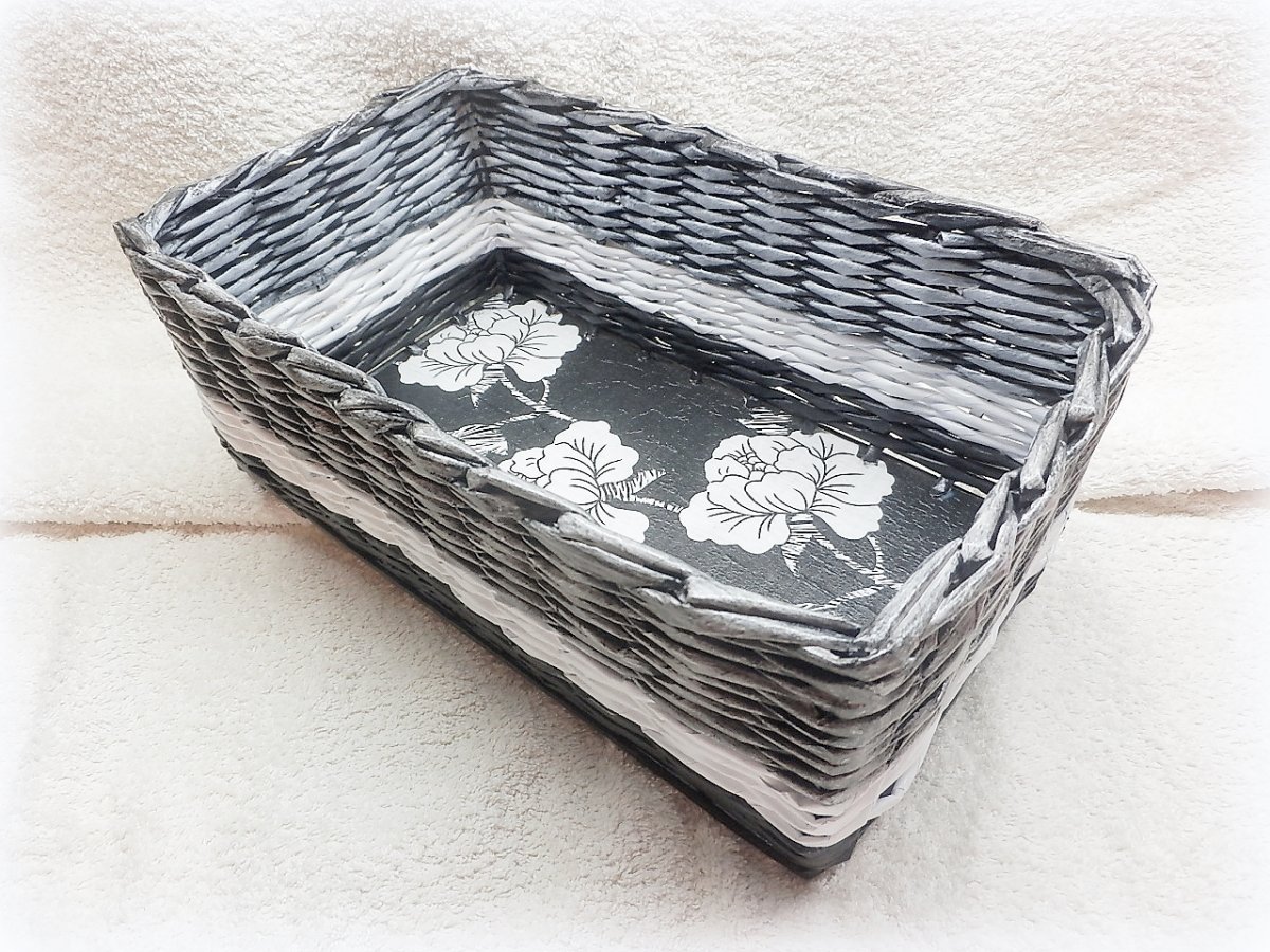 košík bílo černý+patina