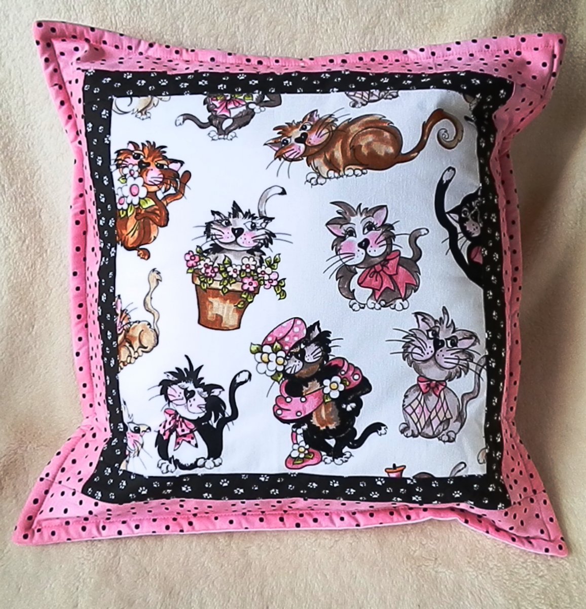 Polštář - Rozverné kočky 2