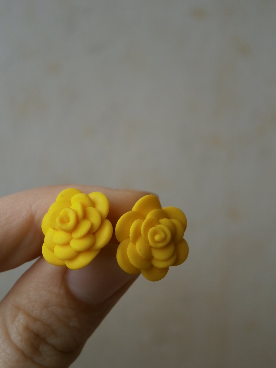 Náušnice růže žluté