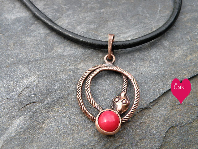 Čert nikdy nespí - přívěšek