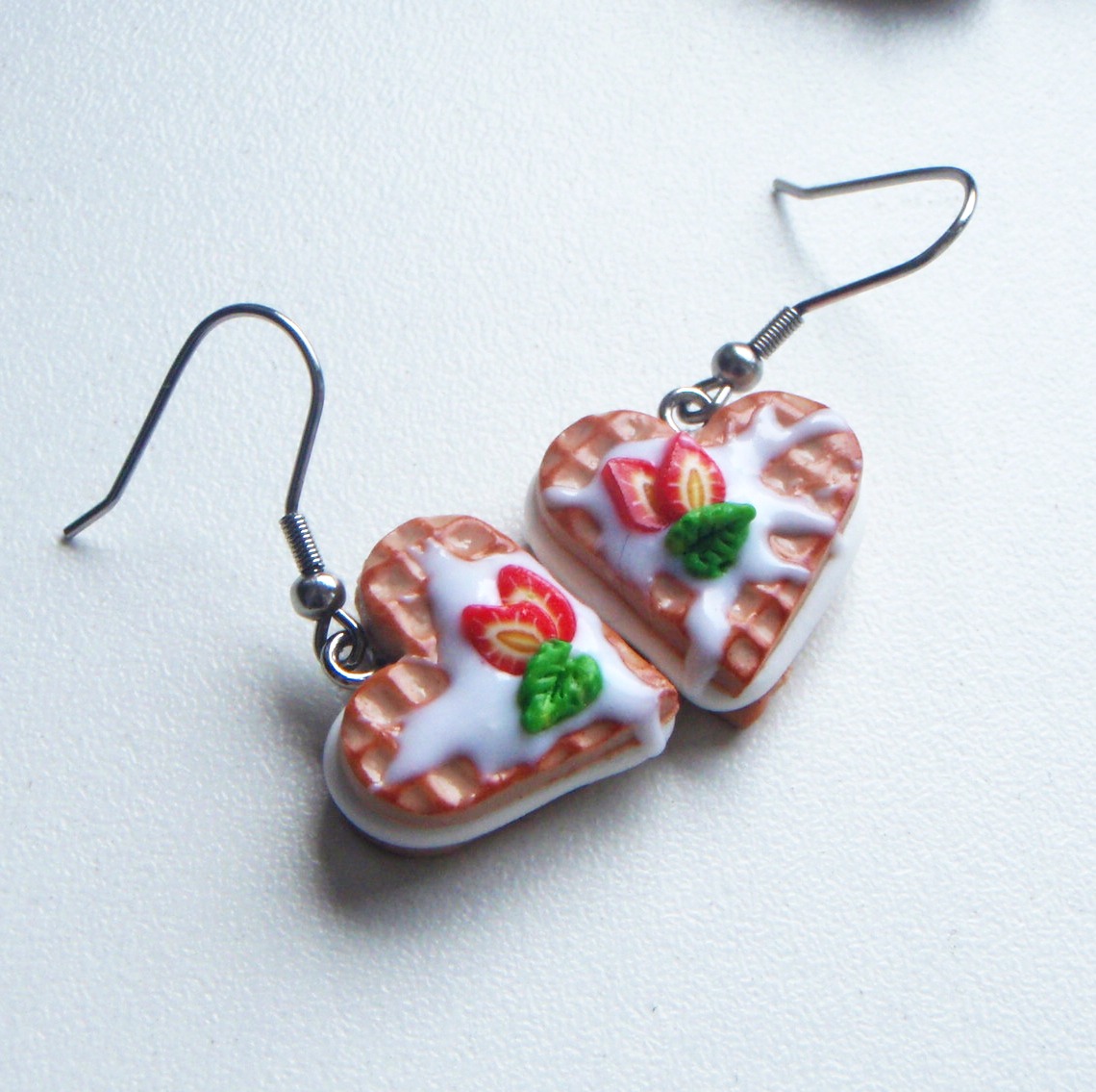 Sušenková srdíčka s jahodami