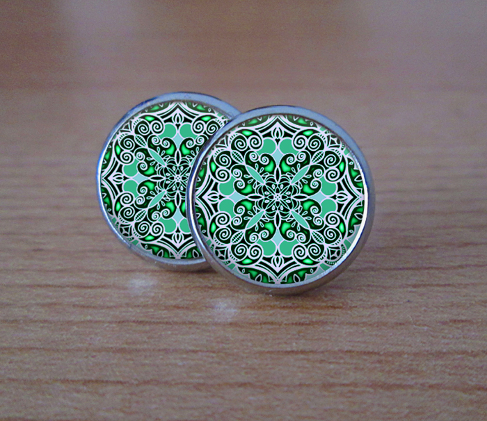 Dream in green -  náušničky puzetky 12 mm