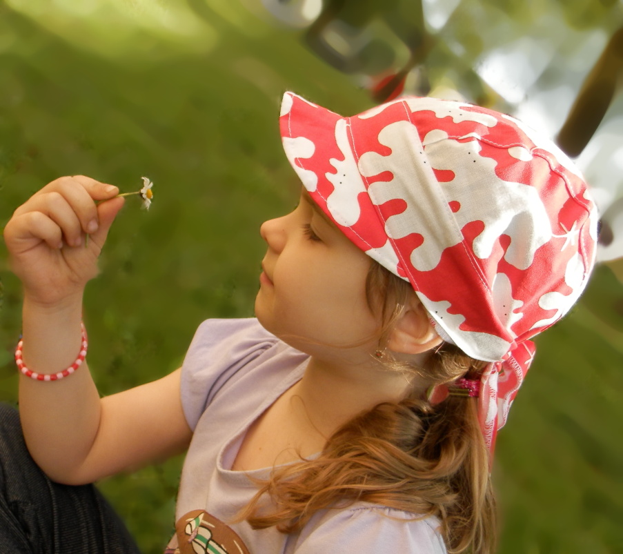 letní dětská pirátka ,šátek s kšiltem hrošíková červená