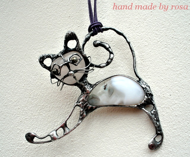 bílá lína kočička