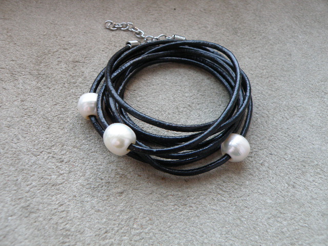 Říční perly, kůže, nerez