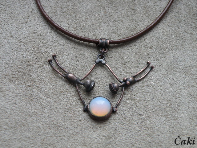 Měsíc patří milencům-náhrdelník