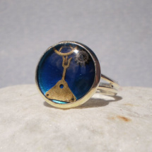 Modrý steampunkový prsten 