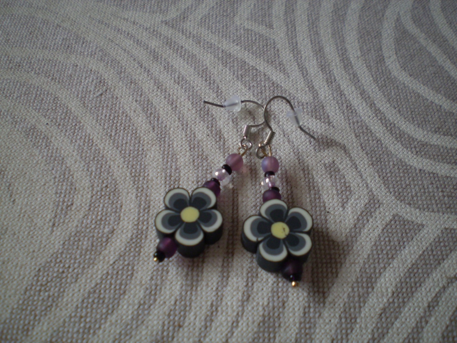 NÁUŠNICE - černá kráska