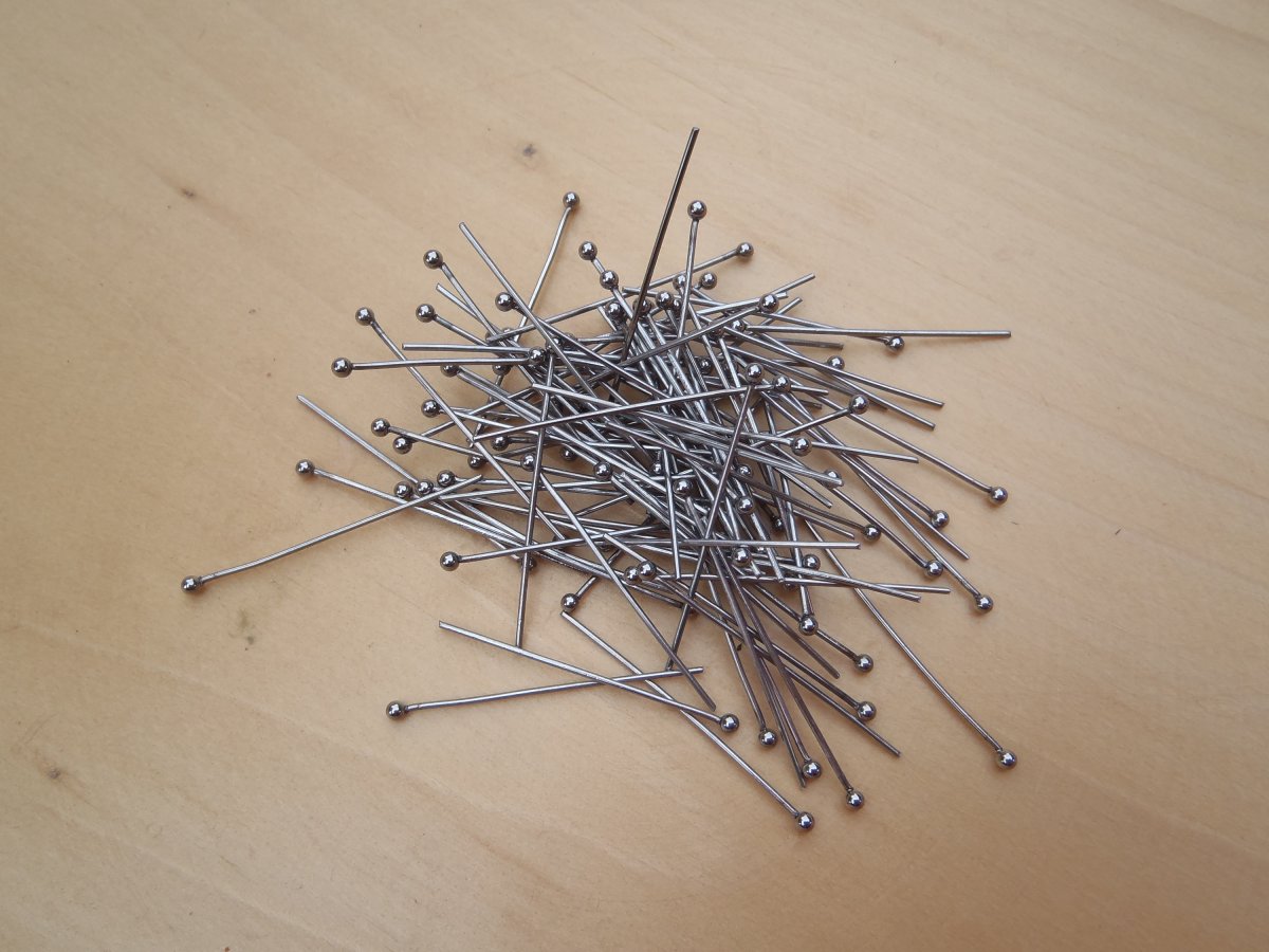 ocelový ketlovací nýt s kuličkou, 20ks