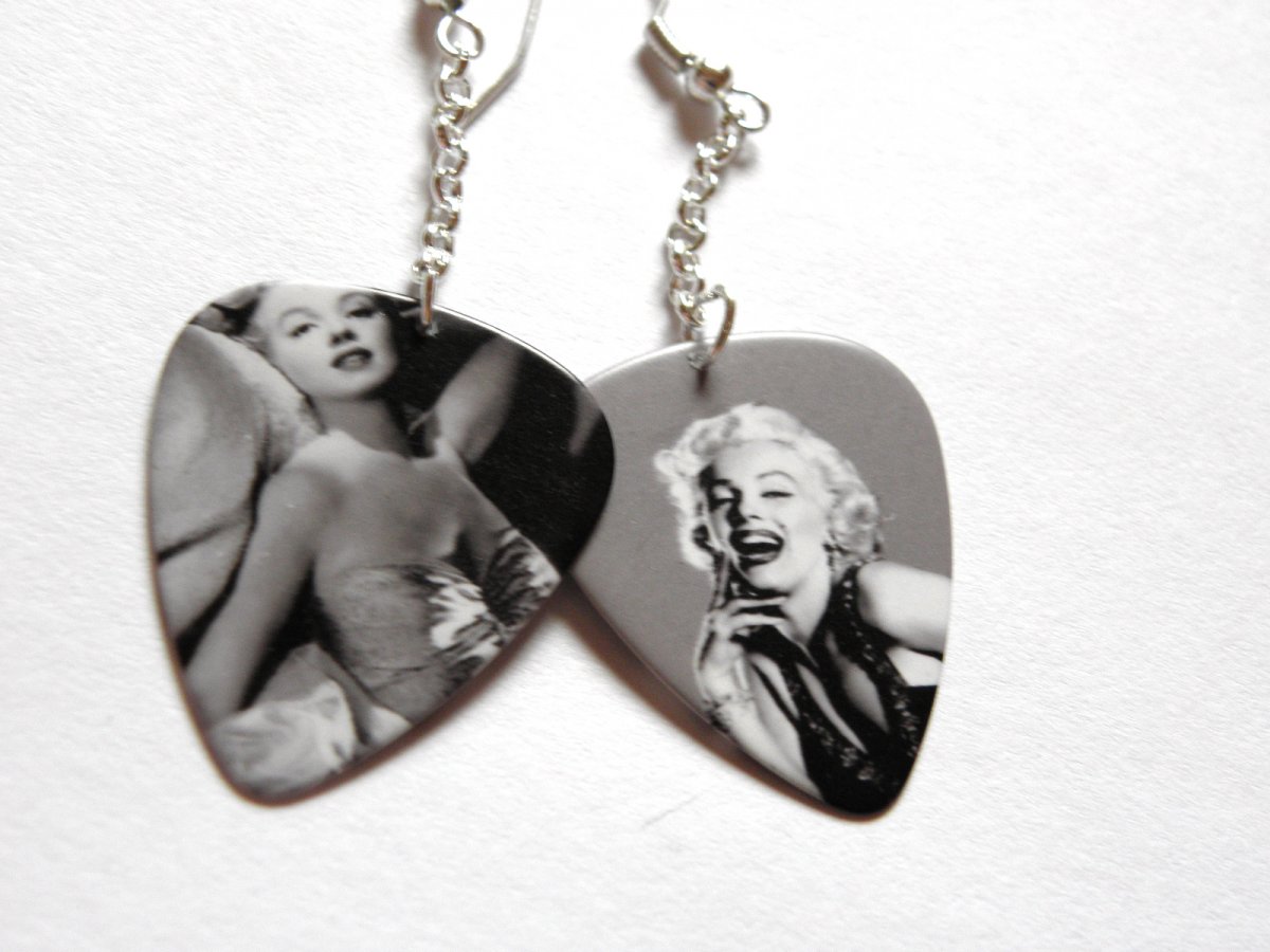 trsátka - náušnice - Marylin Monroe