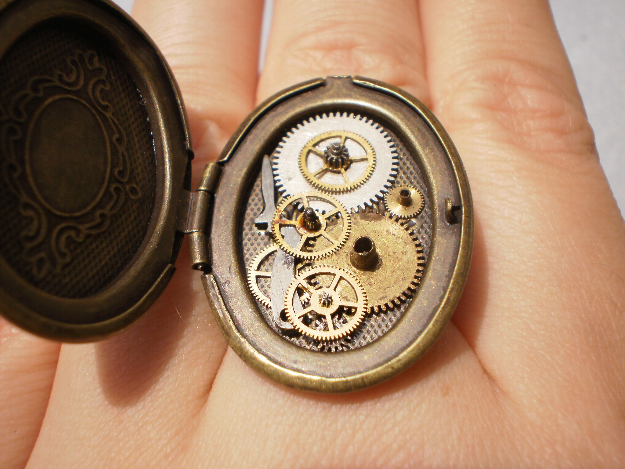 Steampunkový otevírací prsten 